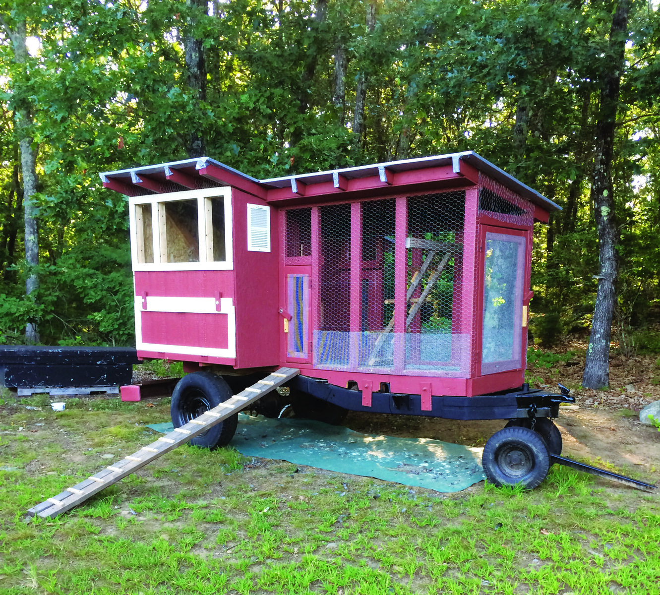 Cheap Chicken Coop Ideas With a Used Truck Frame – Mother Earth News